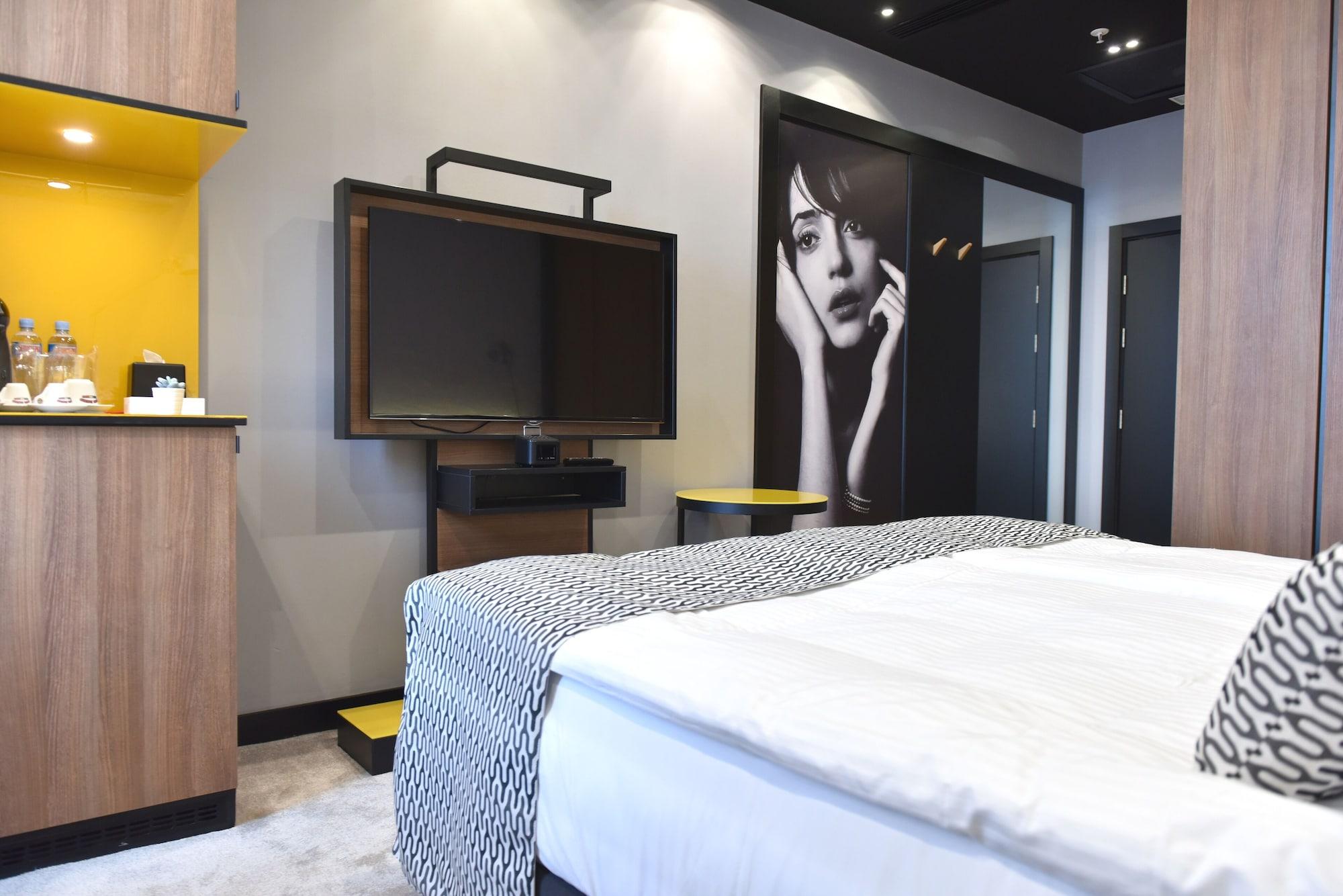 Hotel Panoramika Design & Spa Skopje Exteriör bild